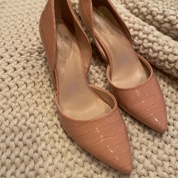 Light Pink Bandolino Heels - Picture 2 of 4